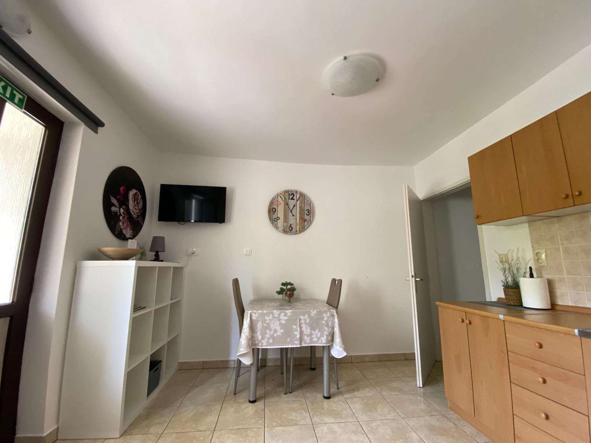 Apartments Anna III Baška Екстериор снимка